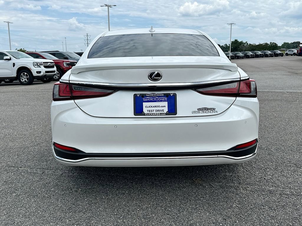 Used 2024 Lexus ES 300h w/ Technology Package FWD image 15