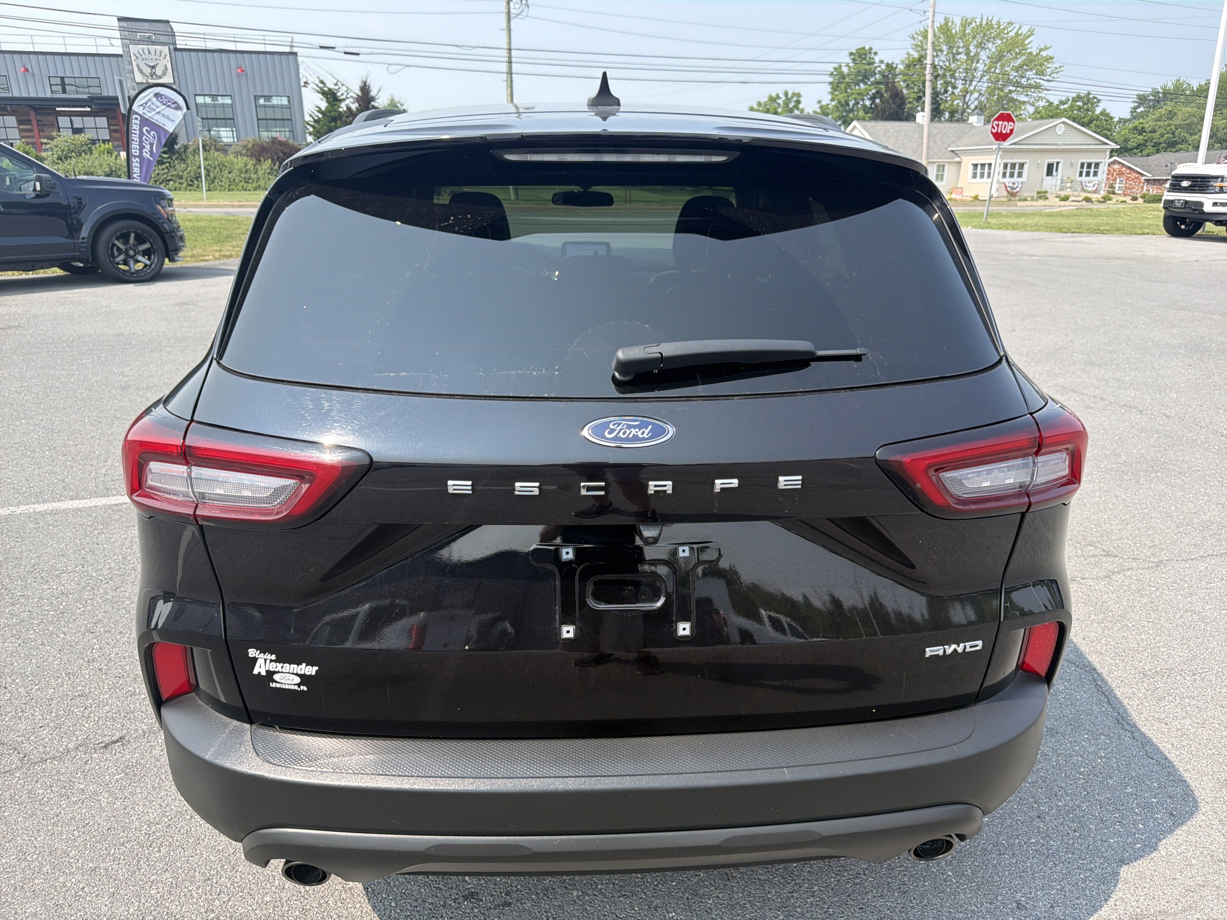 Certified 2025 Ford Escape ST-Line AWD/4WD image 4