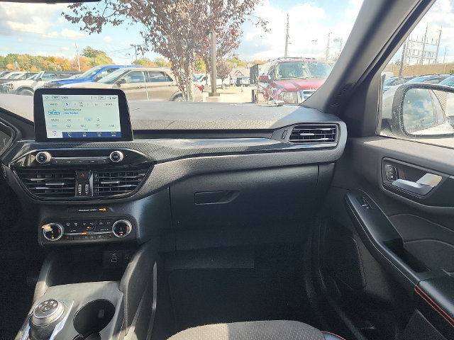 Certified 2025 Ford Escape ST-Line Select AWD/4WD image 10