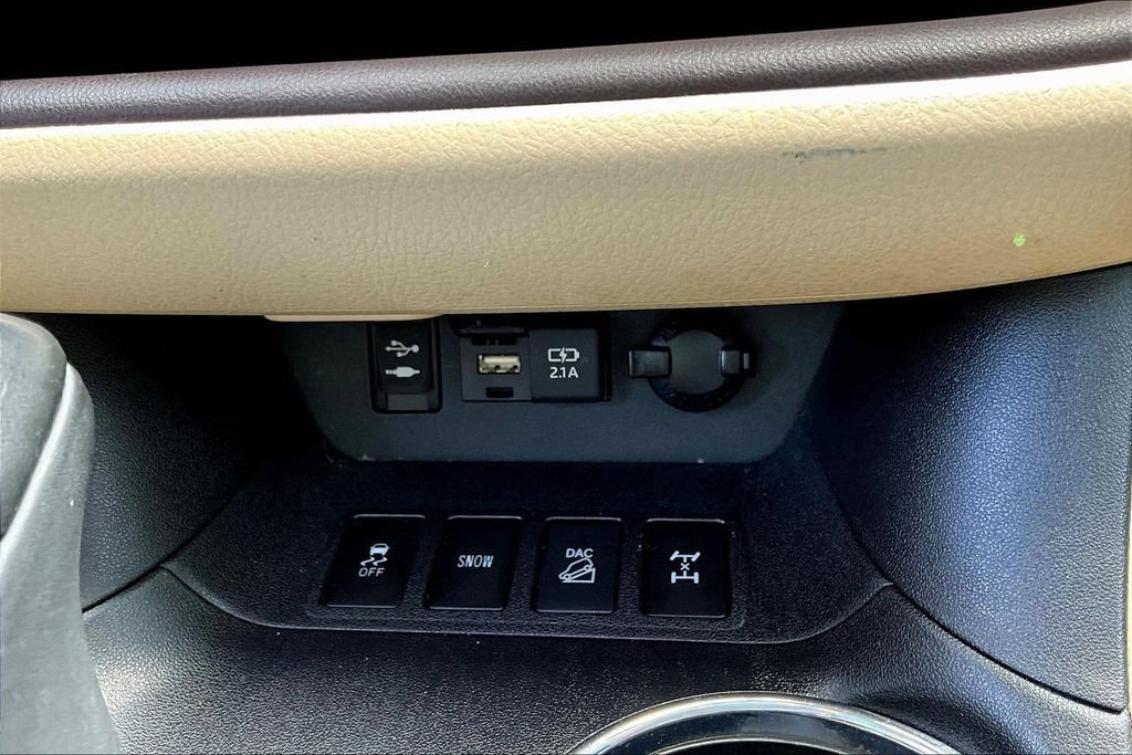 Used 2019 Toyota Highlander Limited Platinum AWD/4WD image 18