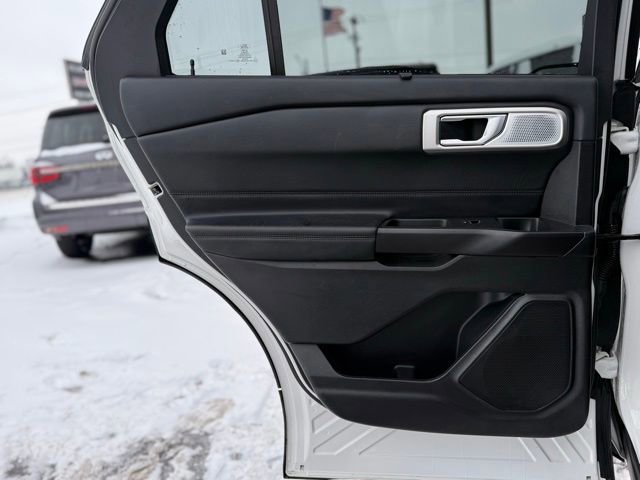 Certified 2020 Ford Explorer Platinum w/ Premium Technology Package image 23