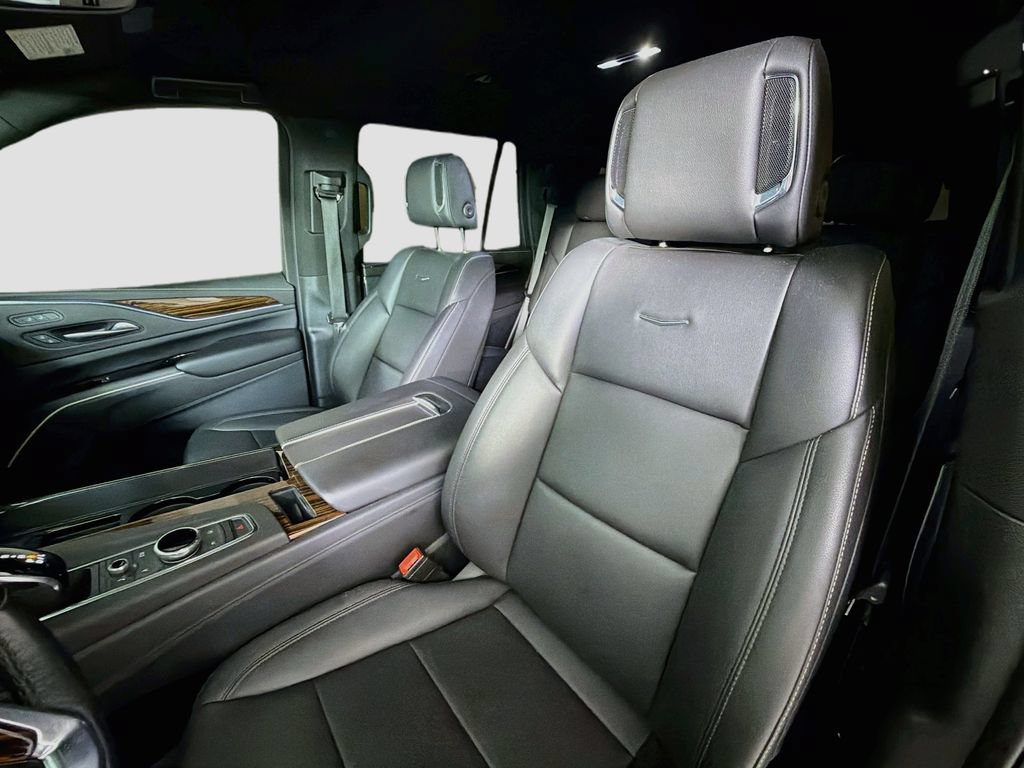 Used 2022 Cadillac Escalade Luxury AWD/4WD image 14