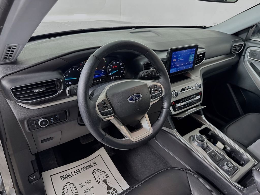 Certified 2023 Ford Explorer XLT w/ Equipment Group 202A image 9