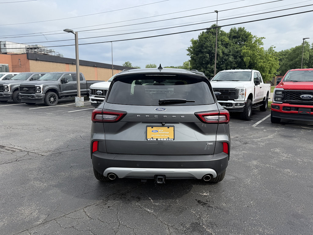Certified 2025 Ford Escape SE w/ Class II Trailer Tow Package FWD image 5