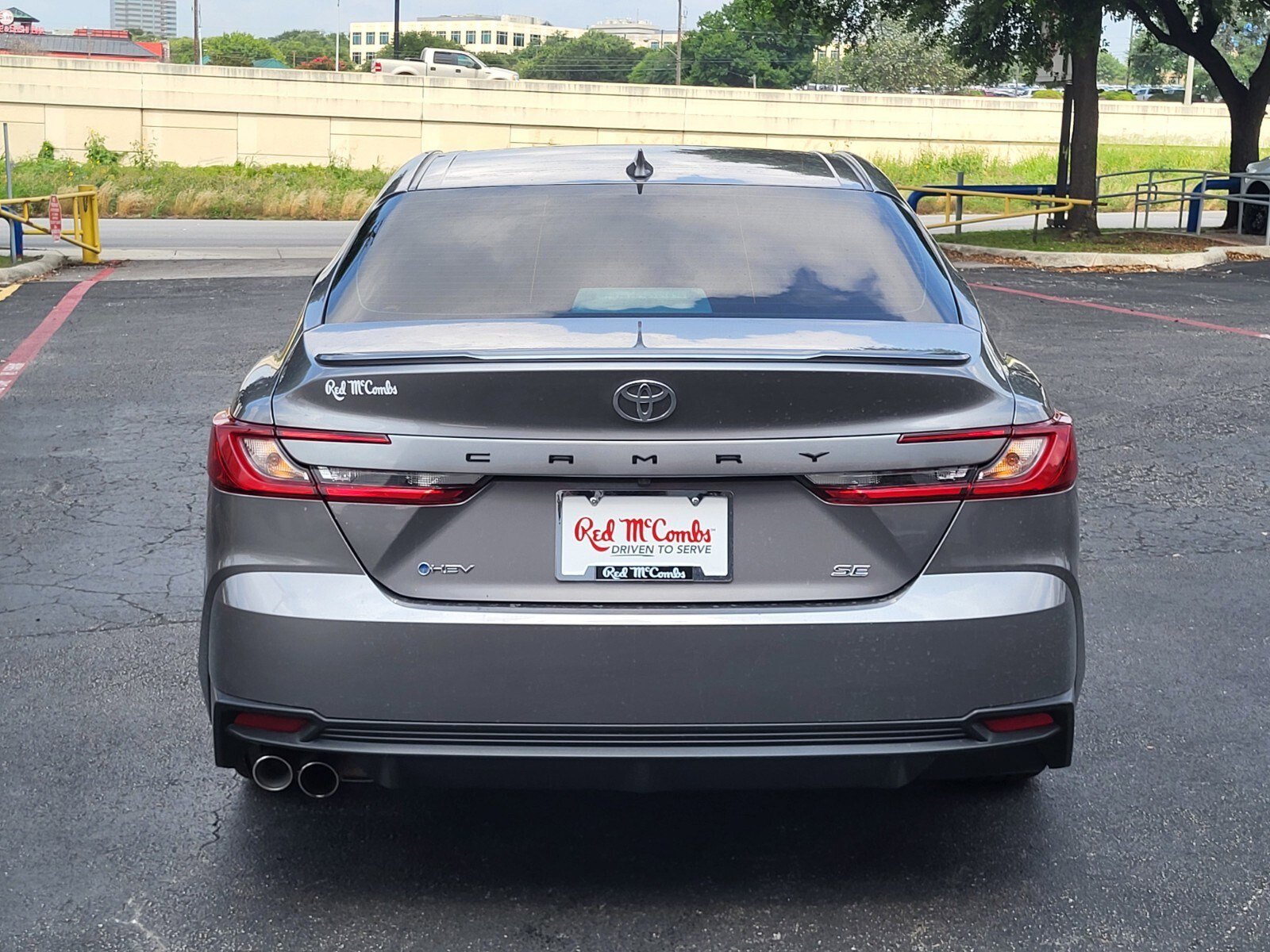 Used 2025 Toyota Camry SE w/ Convenience Package FWD image 5