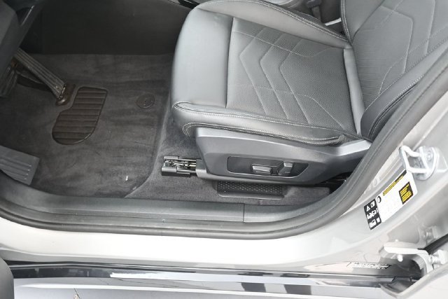 Used 2025 BMW X1 xDrive28i w/ Convenience Package AWD/4WD image 13