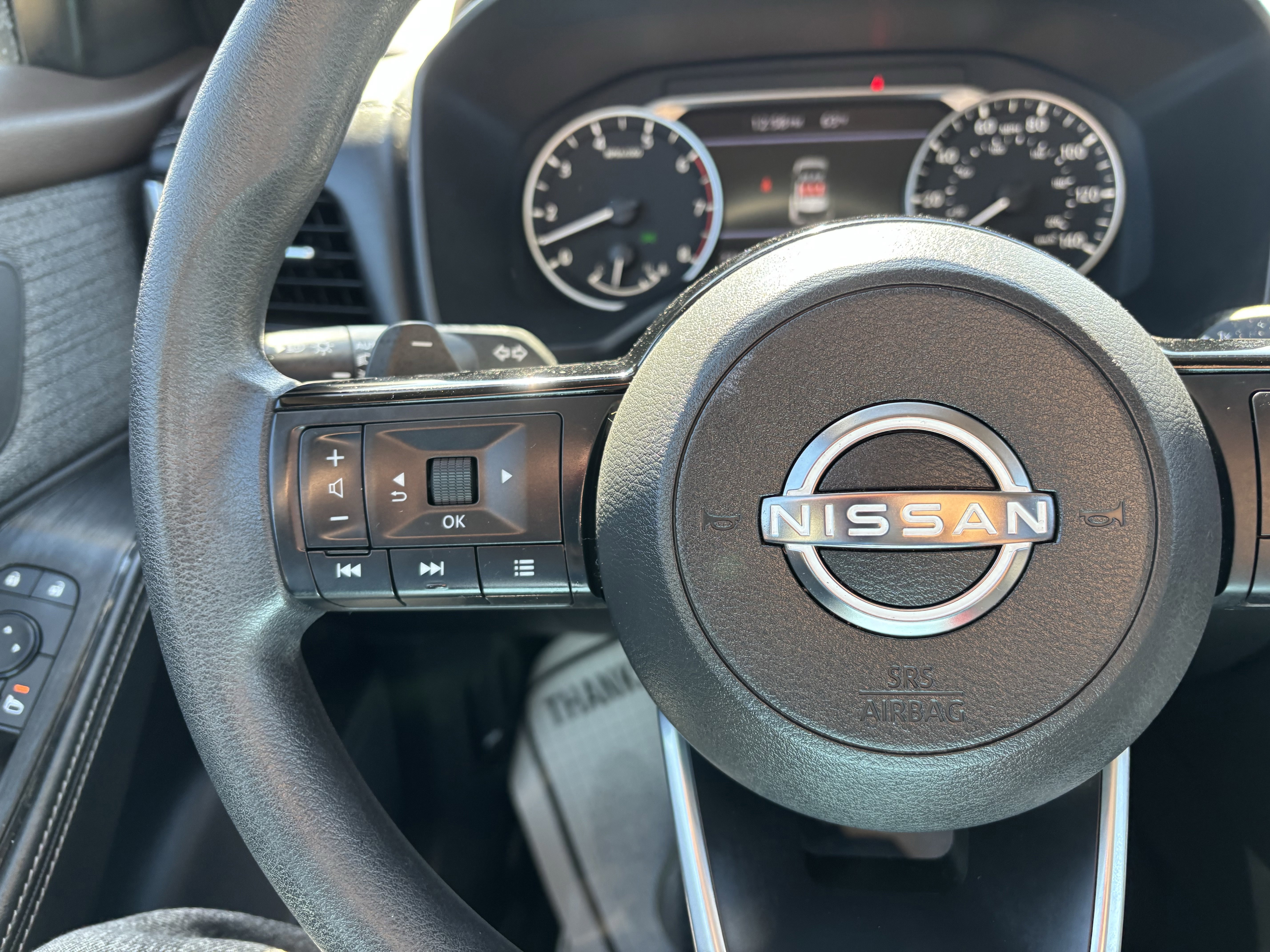 Used 2023 Nissan Rogue SV image 29