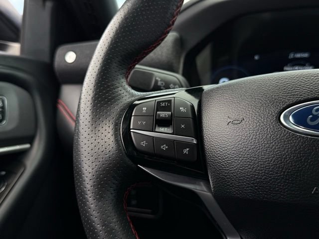 Certified 2025 Ford Explorer ST-Line AWD/4WD image 11
