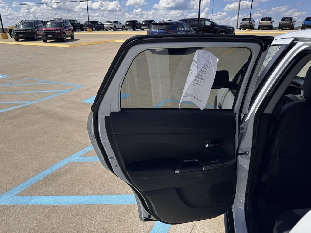 Used 2024 Mitsubishi Outlander Sport SE image 28