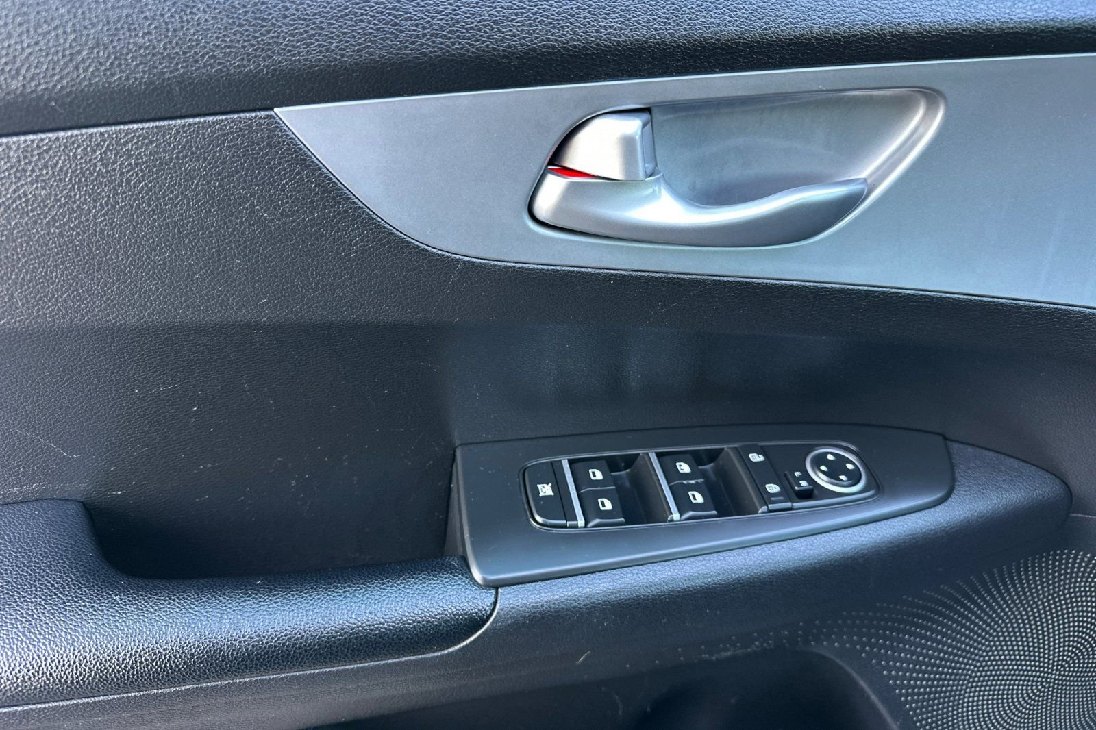 Used 2023 Kia Forte LXS FWD image 7