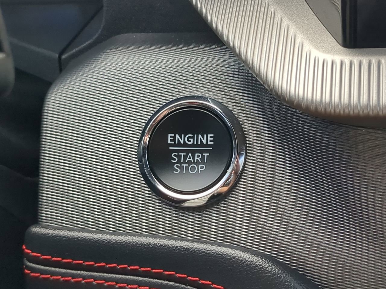 Certified 2025 Ford Explorer ST image 28