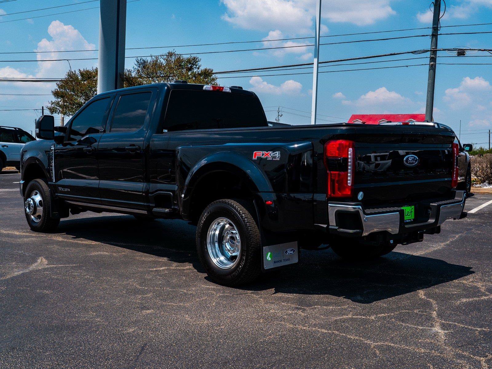 Certified 2025 Ford F350 Lariat w/ FX4 Off-Road Package AWD/4WD image 5