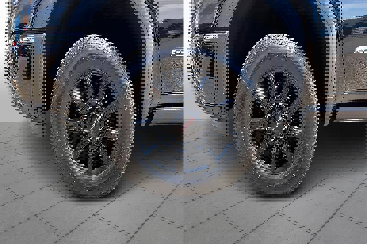 Used 2025 GMC Sierra 2500 AT4 w/ AT4 Premium Plus Package image 13