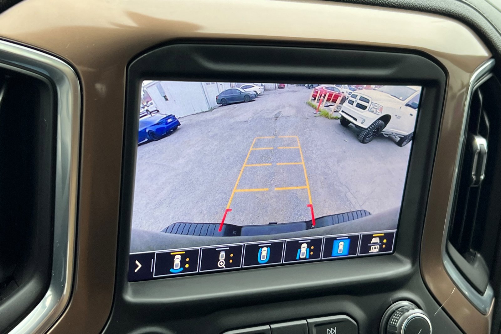 Used 2020 Chevrolet Silverado 2500 High Country w/ Z71 Off-Road Package image 20