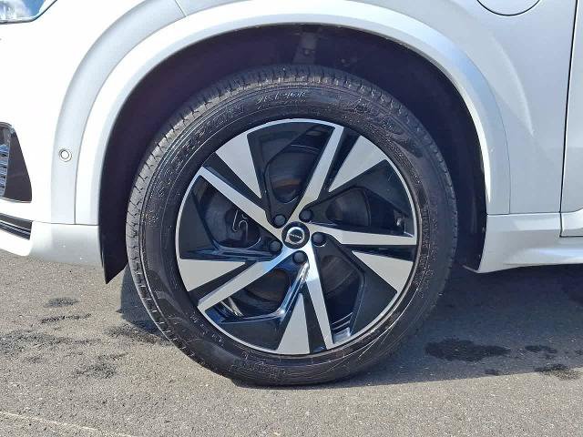 Used 2022 Volvo XC90 T8 R-Design AWD/4WD image 29