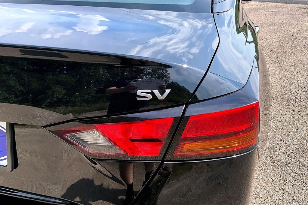 Used 2024 Nissan Altima 2.5 SV FWD image 8