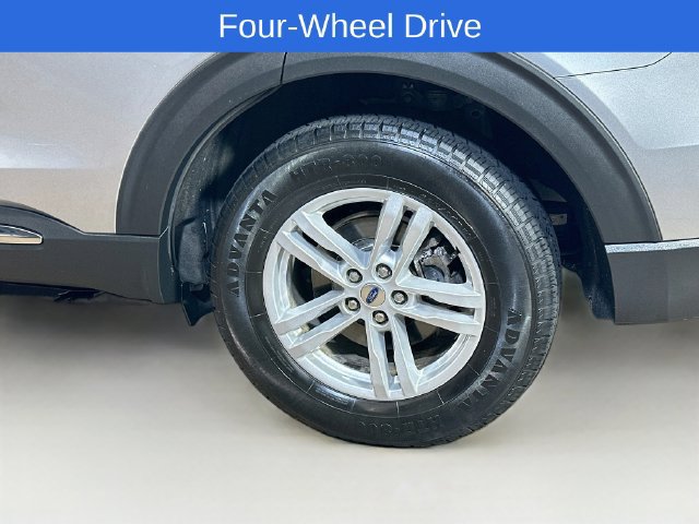 Certified 2021 Ford Explorer XLT w/ Equipment Group 202A AWD/4WD image 6