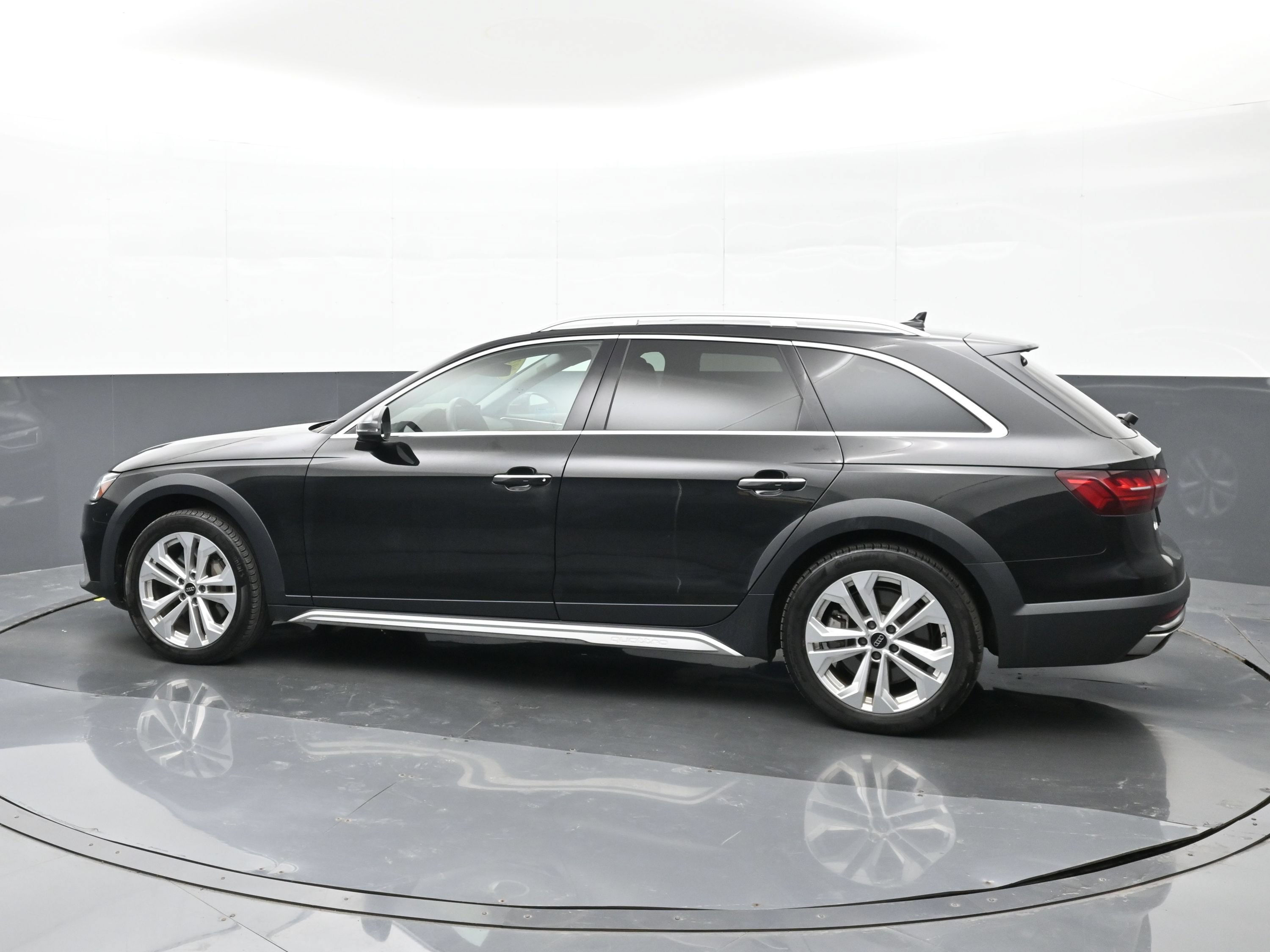 Used 2023 Audi A4 2.0T allroad Premium Plus w/ Premium Plus Package AWD/4WD image 9