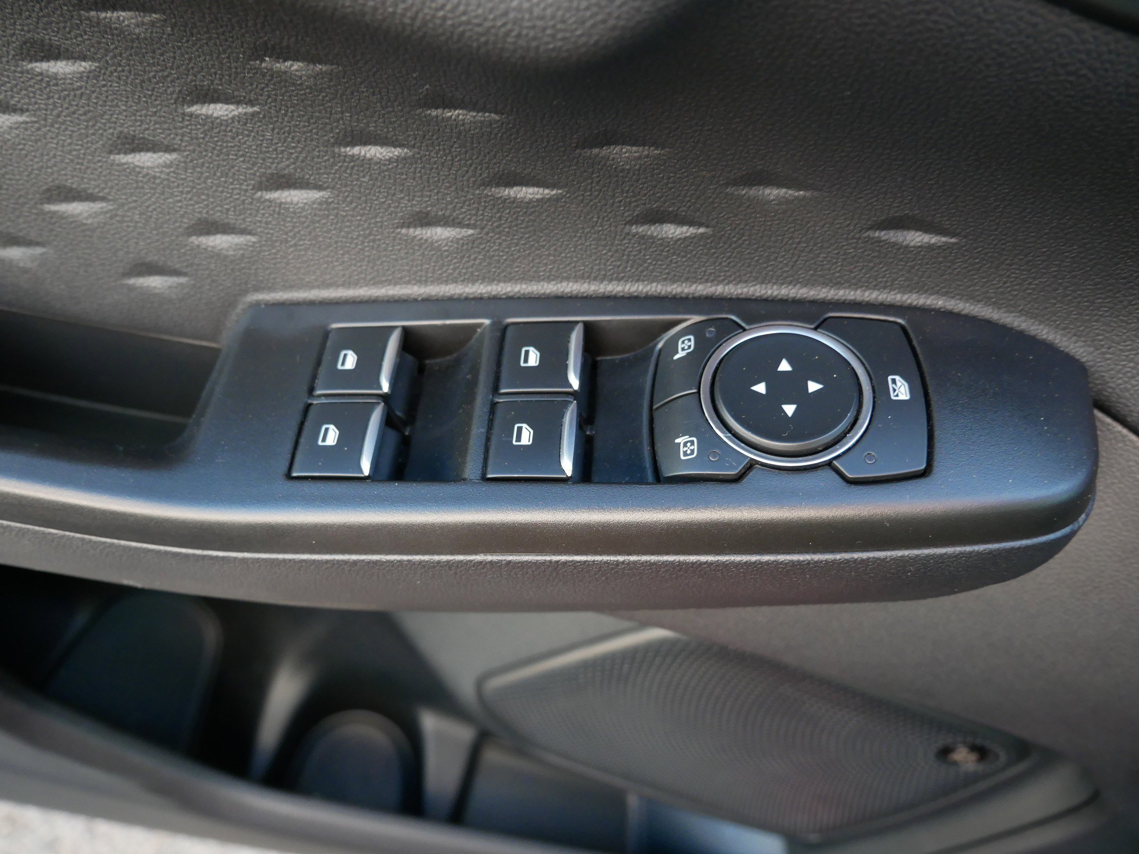 Certified 2020 Ford Escape Titanium AWD/4WD image 20