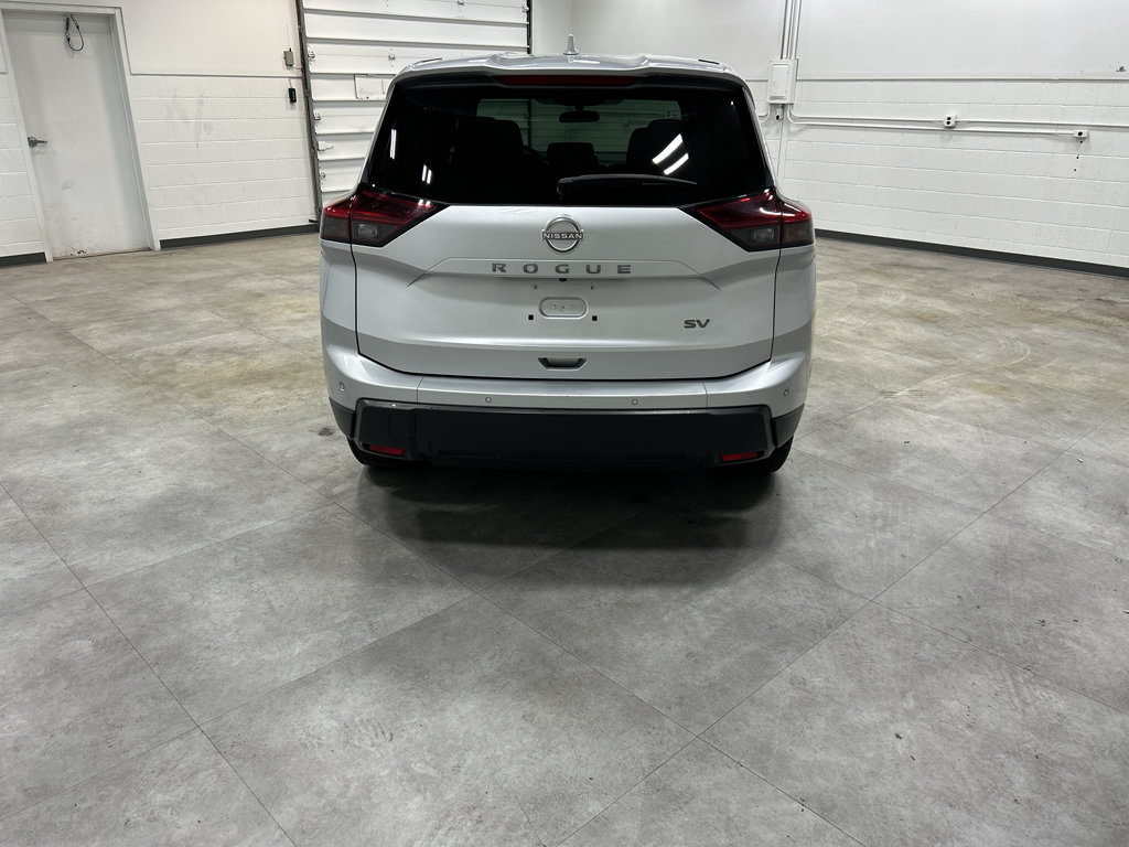 Used 2024 Nissan Rogue SV FWD image 6