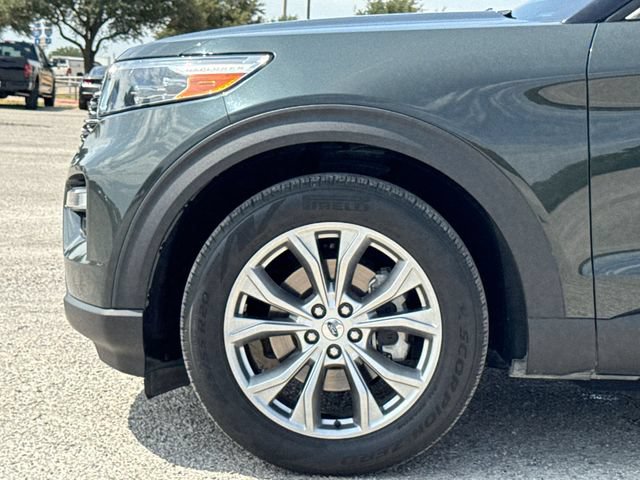 Certified 2023 Ford Explorer XLT w/ Equipment Group 202A RWD image 10