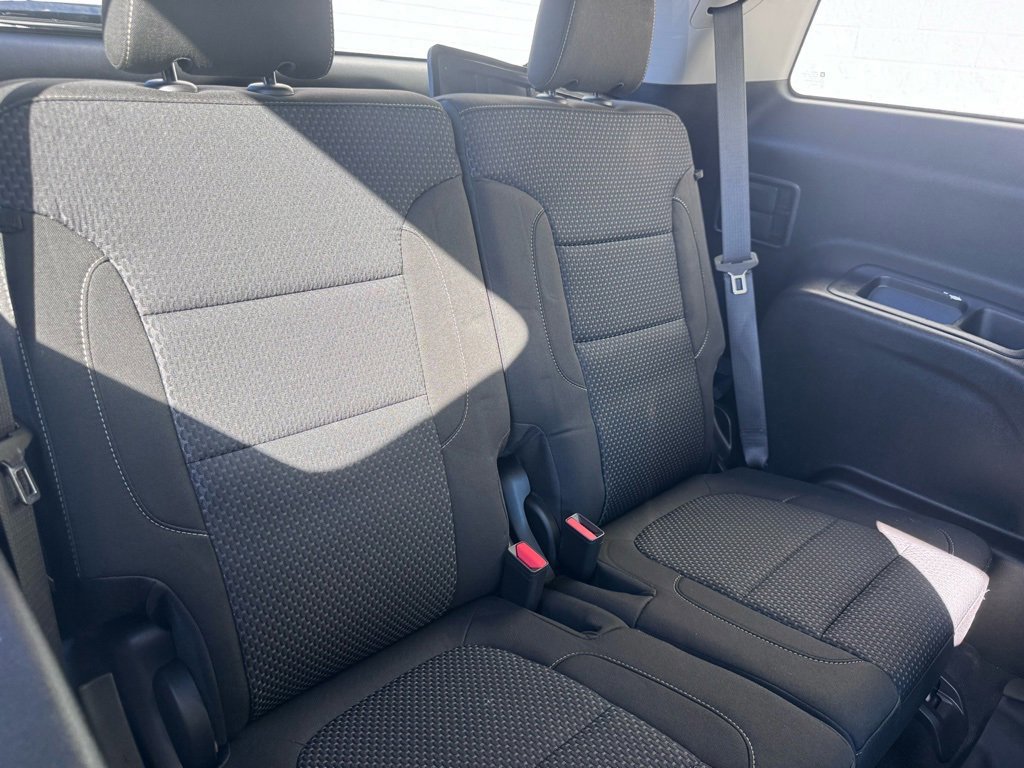 Used 2023 GMC Acadia SLE w/ Driver Convenience Package image 23