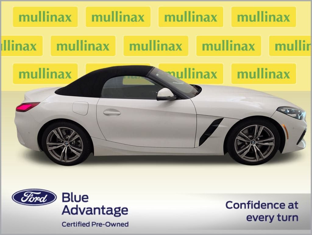 Used 2025 BMW Z4 sDrive30i image 2