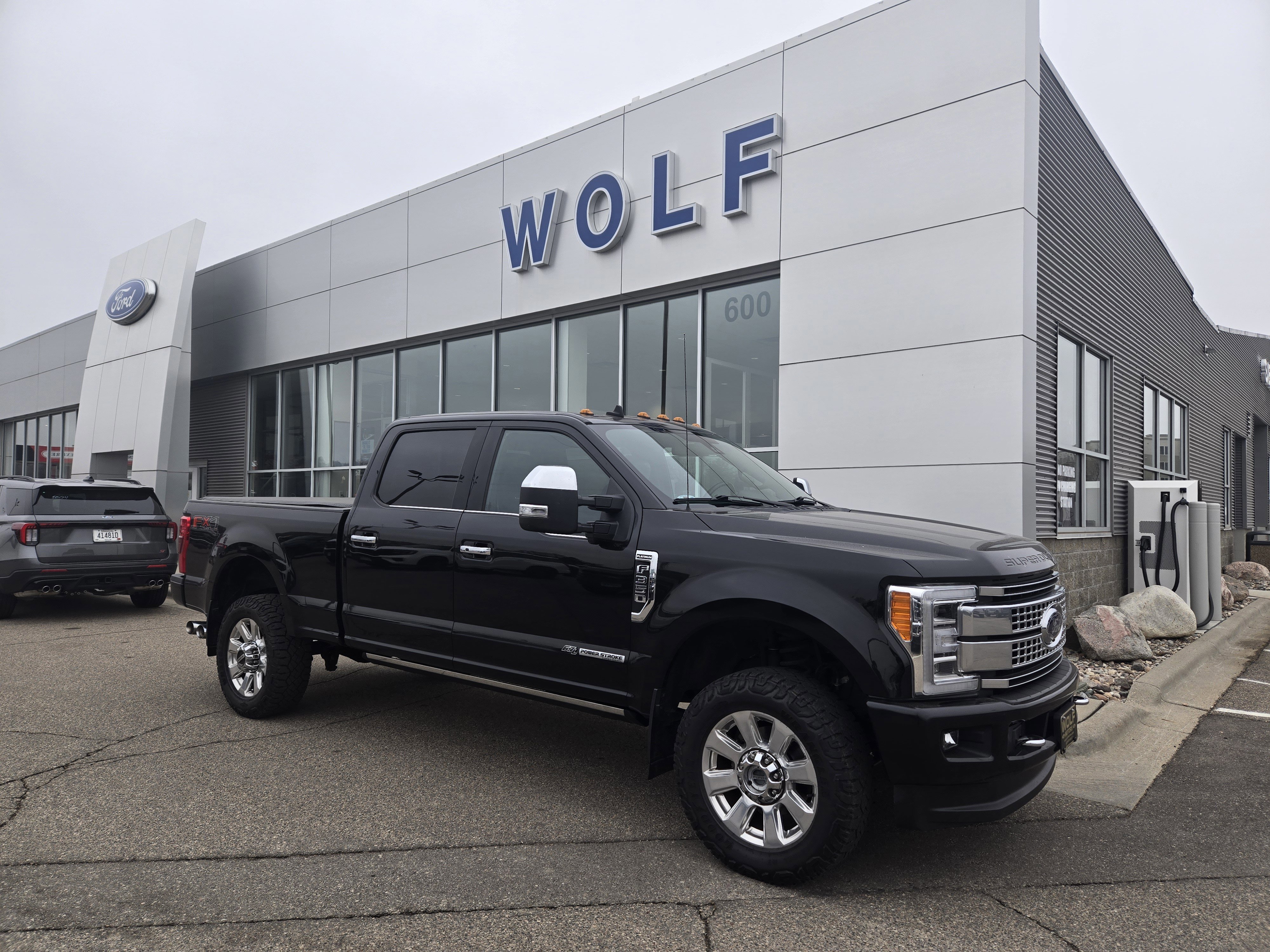 Certified 2019 Ford F350 Platinum w/ Platinum Ultimate Package image 6
