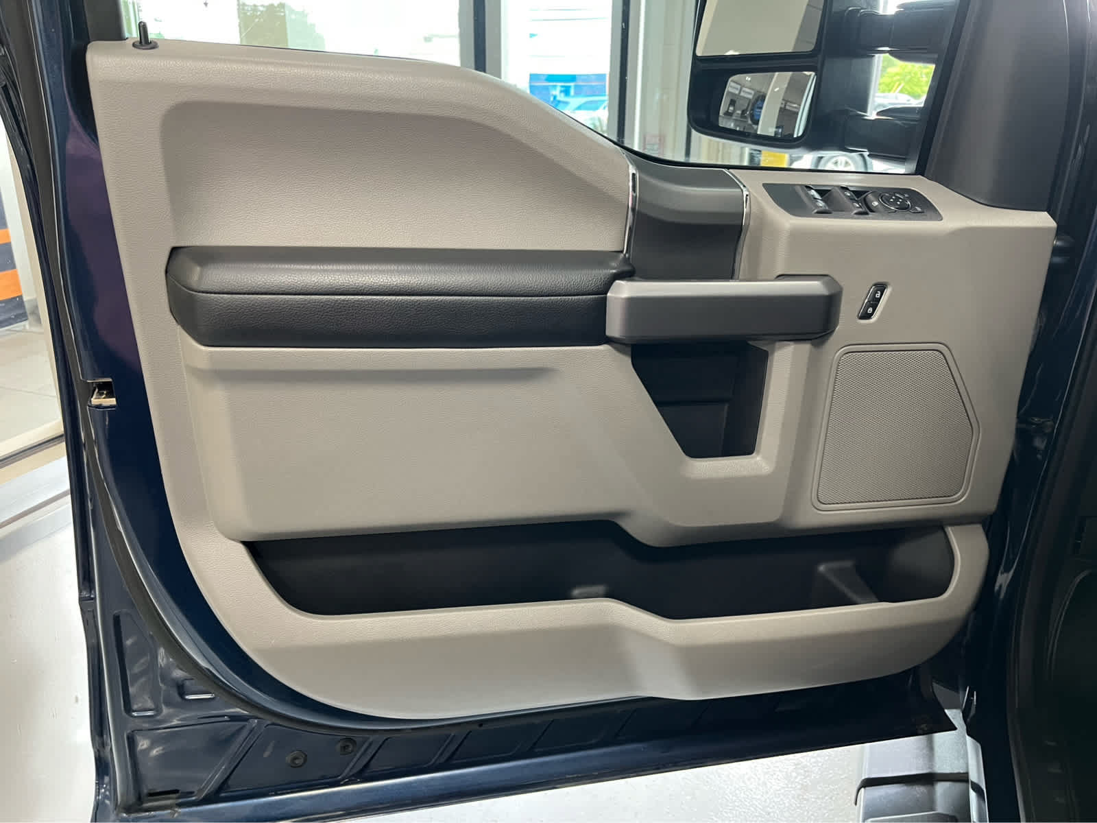 Certified 2019 Ford F150 XLT w/ Equipment Group 302A Luxury AWD/4WD image 32