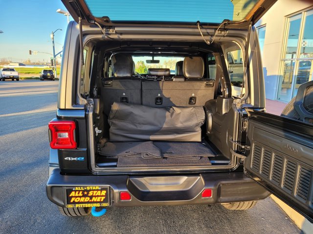 Used 2023 Jeep Wrangler Unlimited Sahara image 10