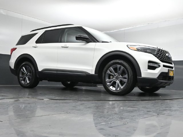 Certified 2024 Ford Explorer XLT w/ Equipment Group 202A AWD/4WD image 37