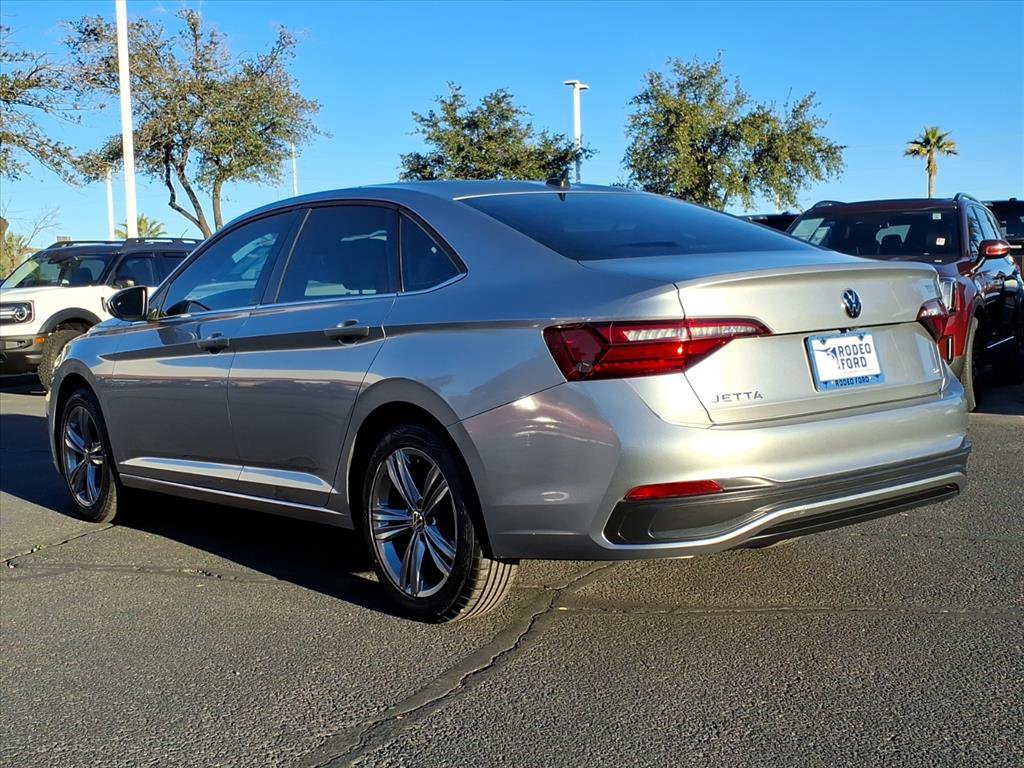 Used 2022 Volkswagen Jetta SE image 4