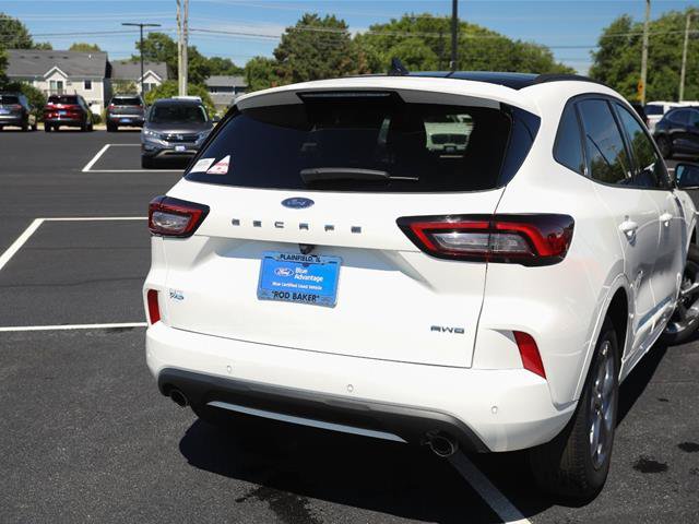 Certified 2024 Ford Escape ST-Line w/ Tech Pack #1 AWD/4WD image 10