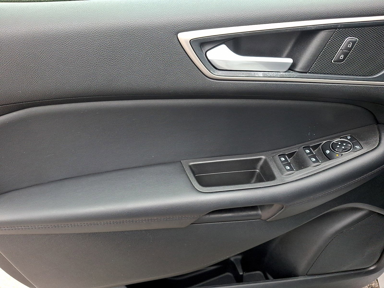Certified 2024 Ford Edge SEL AWD/4WD image 11