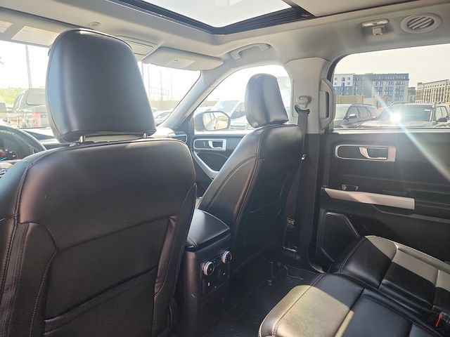 Certified 2022 Ford Explorer XLT w/ Equipment Group 202A AWD/4WD image 24