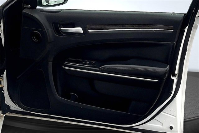 Used 2019 Chrysler 300 Limited image 23