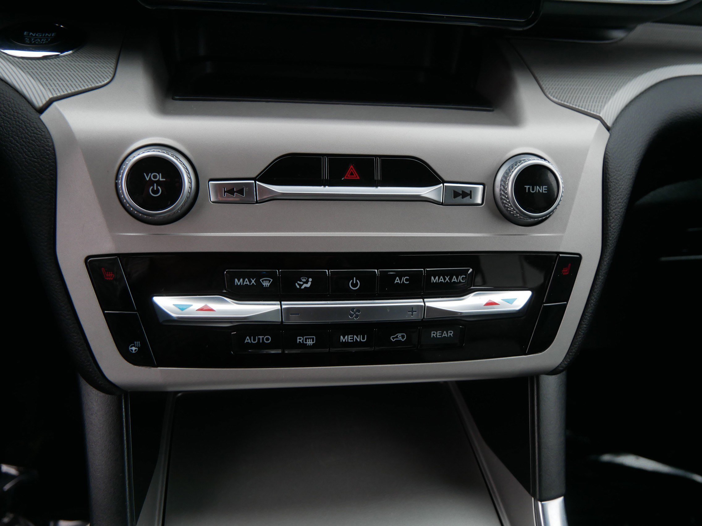 Certified 2023 Ford Explorer XLT w/ Equipment Group 202A image 25