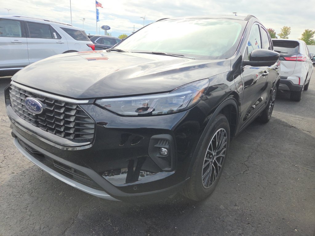 Certified 2024 Ford Escape SE w/ PHEV Premium Package FWD image 1
