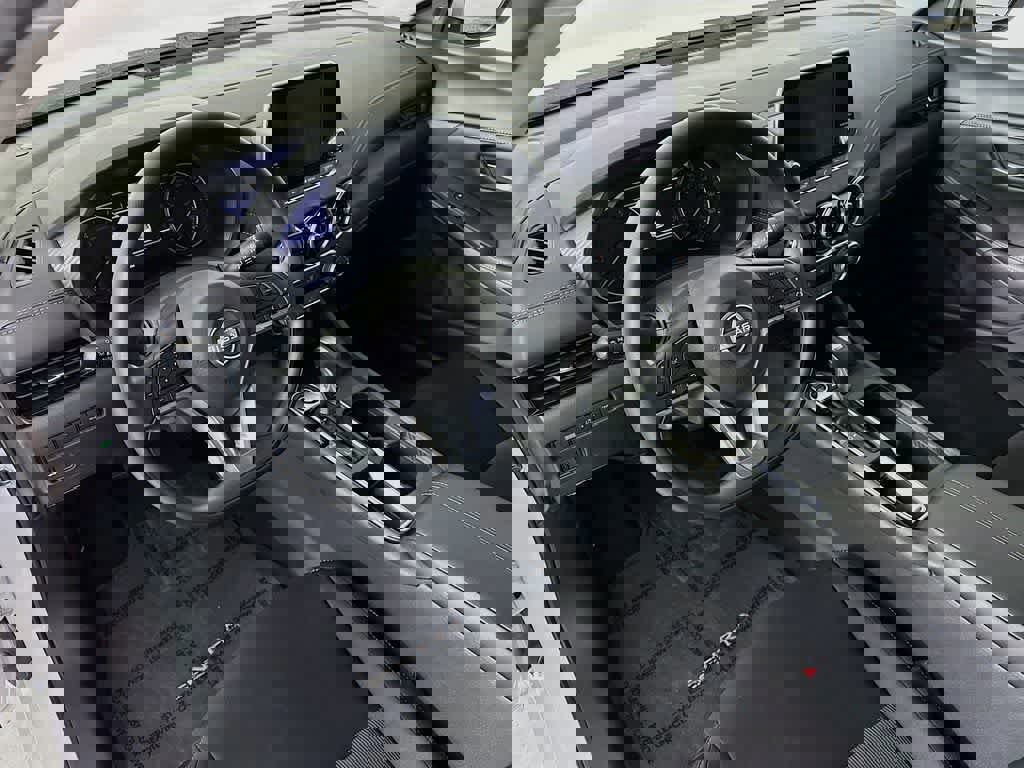 Used 2025 Nissan Sentra SV image 9