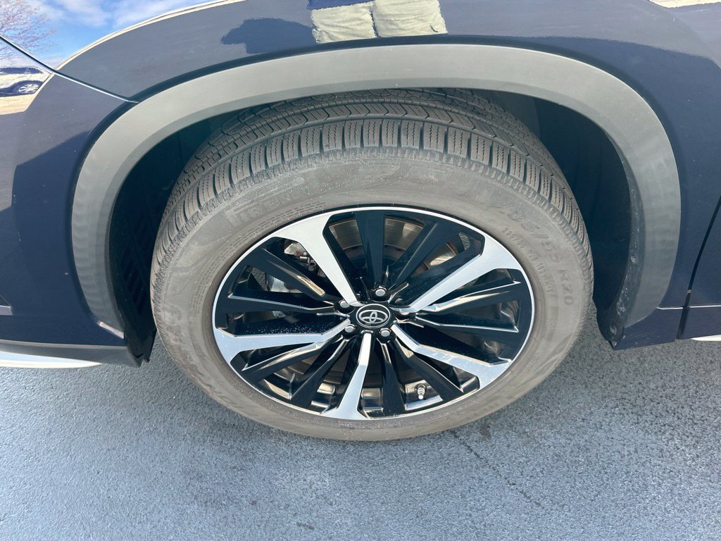 Used 2021 Toyota Highlander XSE AWD/4WD image 38