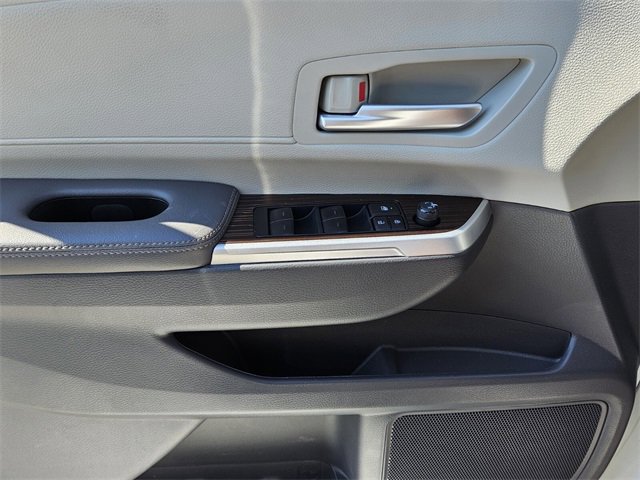 Used 2023 Toyota Sienna XLE image 34