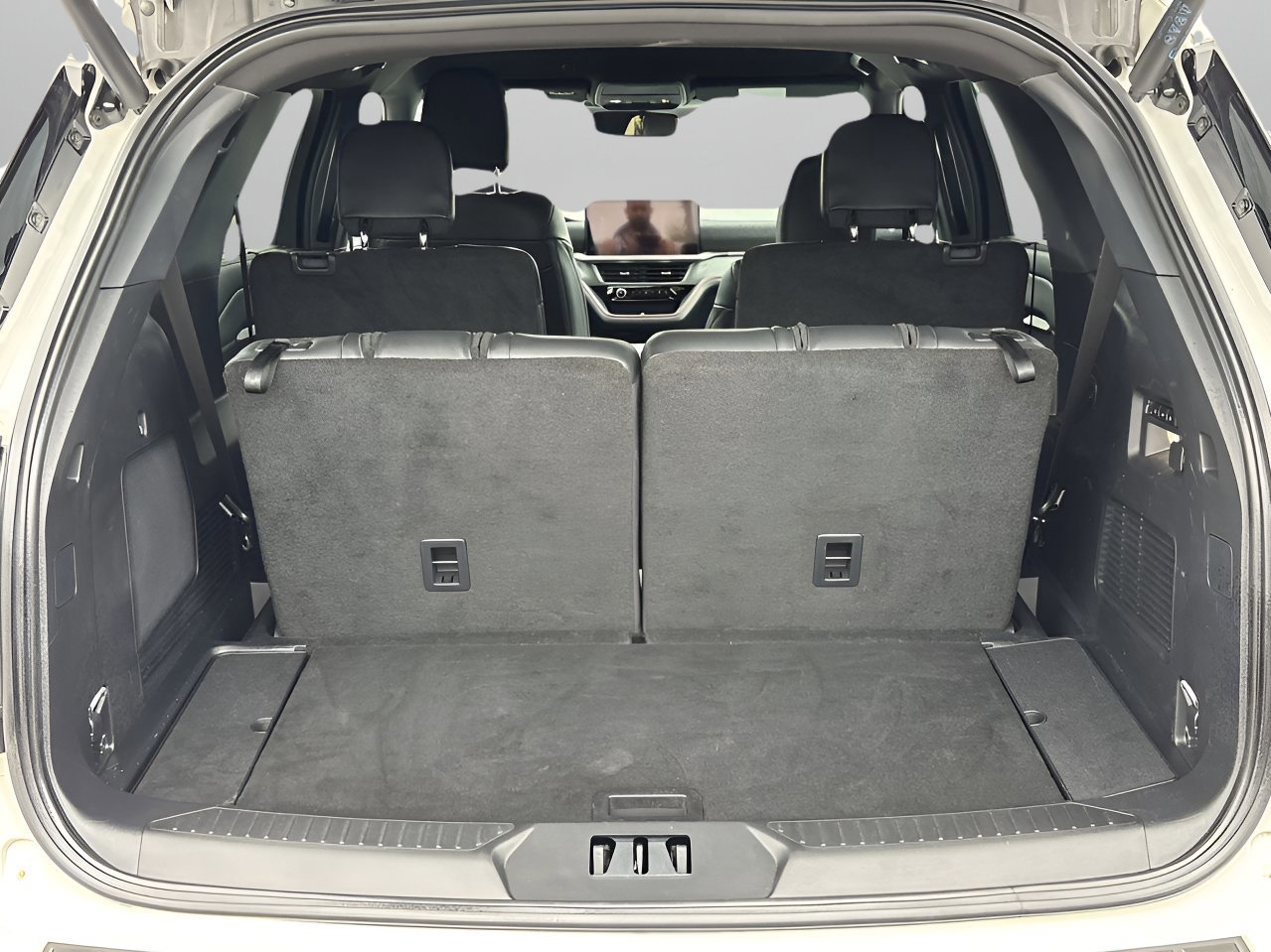 Certified 2025 Ford Explorer ST-Line w/ Premium Package image 14