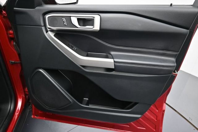 Certified 2023 Ford Explorer XLT RWD image 32