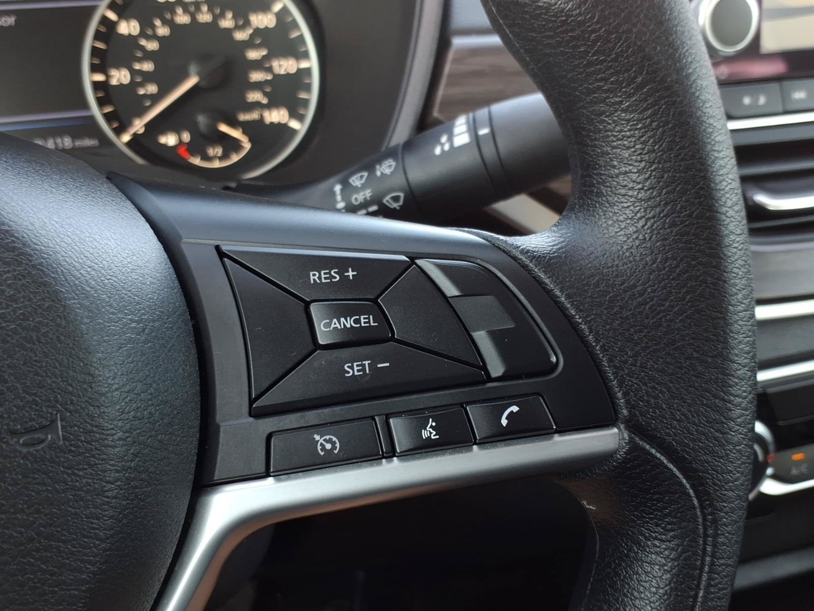 Used 2025 Nissan Altima 2.5 SV FWD image 27
