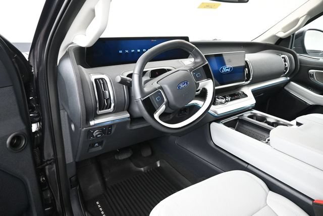 Certified 2025 Ford Expedition Platinum w/ Driver's Package AWD/4WD image 9
