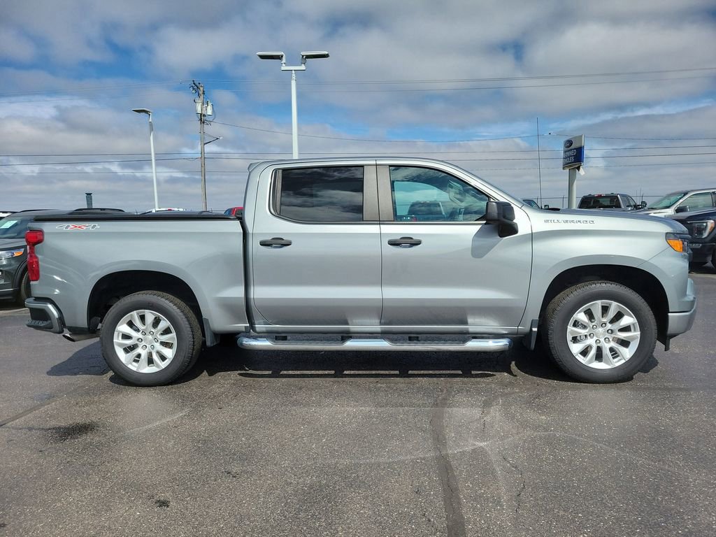 Used 2023 Chevrolet Silverado 1500 Custom image 6