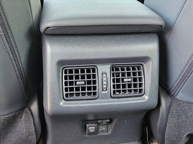 Used 2025 Toyota Camry SE w/ Convenience Package FWD image 16