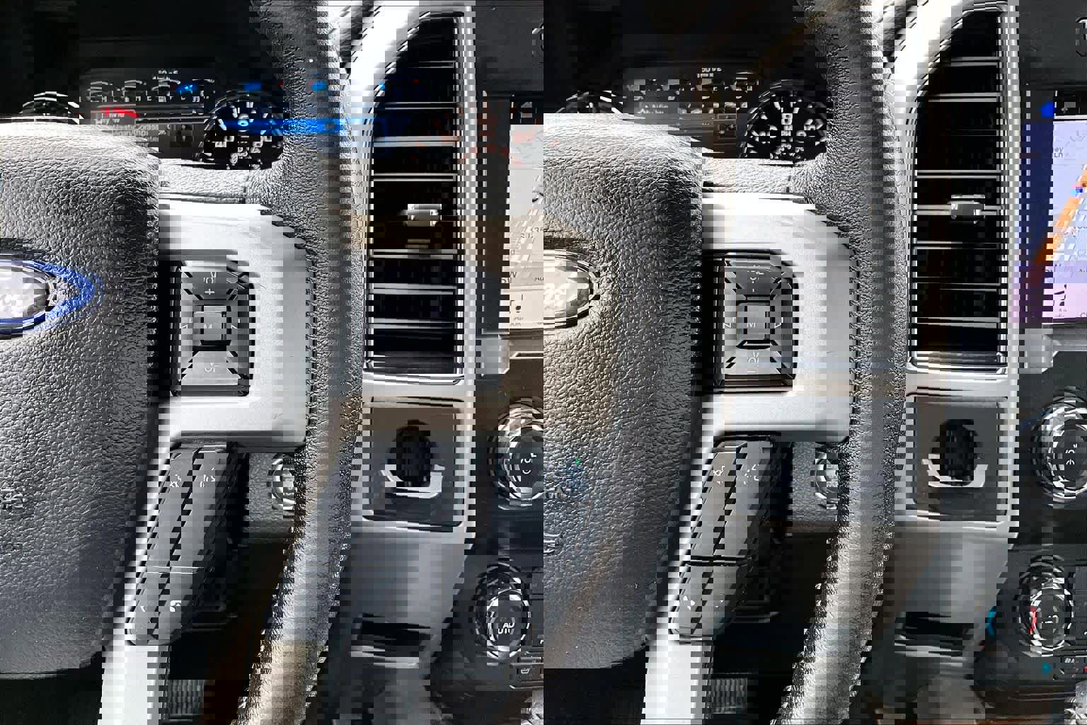 Certified 2019 Ford F150 Lariat image 26