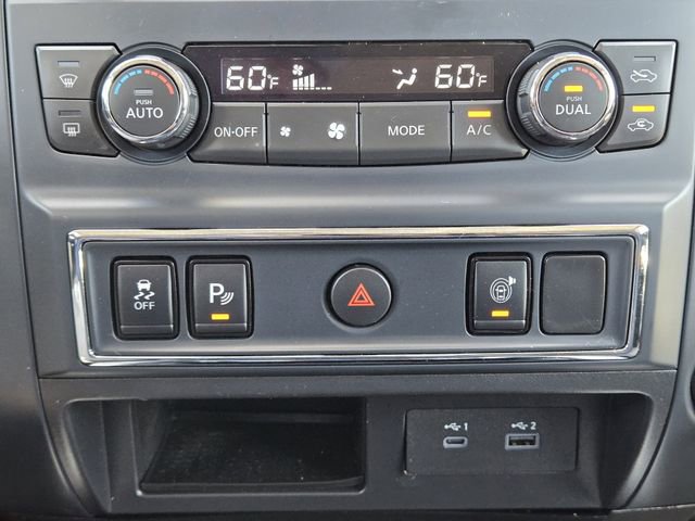 Used 2024 Nissan Titan SV w/ SV Convenience Package RWD image 18