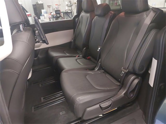Used 2023 Kia Carnival SX image 14